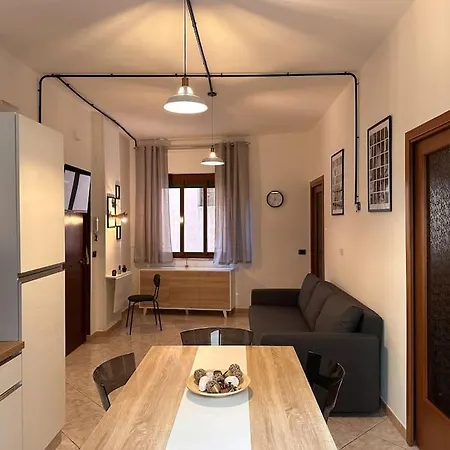 Apartment Luminoso Trilocale A Pomigliano